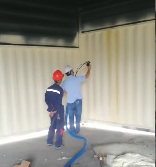 隔熱泡沫噴涂活動(dòng)房  聚氨酯小型噴涂機(jī)(圖2) 隔熱泡沫噴涂活動(dòng)房案例